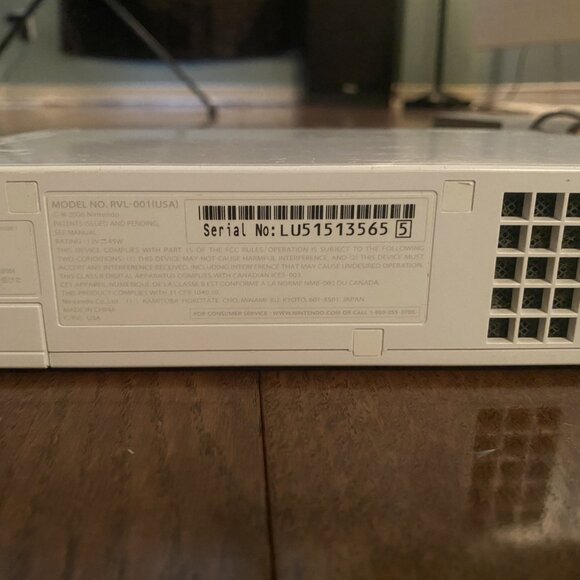 WII Console Bundle 2 Controllers, 2 Nunchchucks & Games-GameCube Compatible - Picture 5 of 7